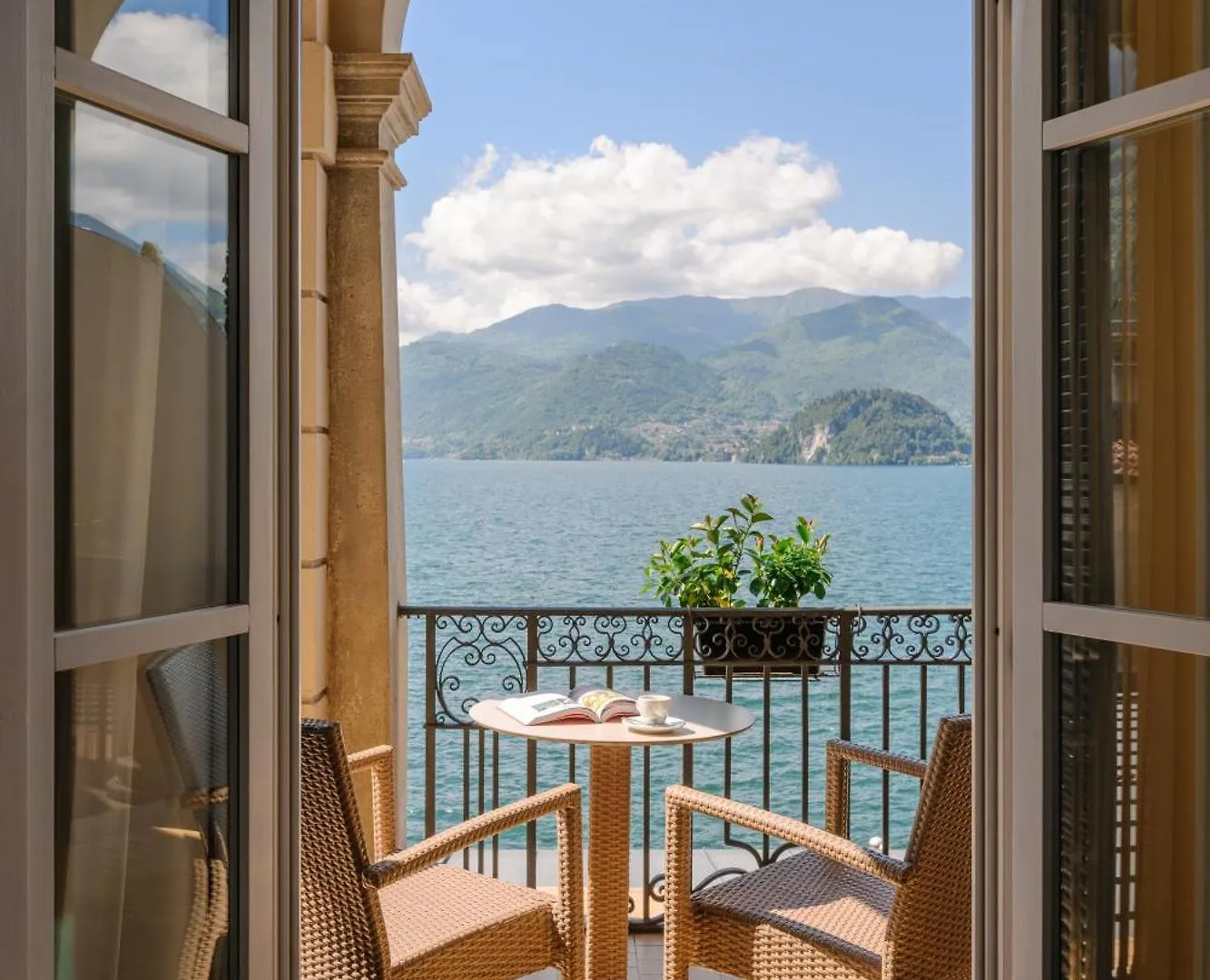 Hotel Royal Victoria, By R Collection Hotels Varenna 4*,